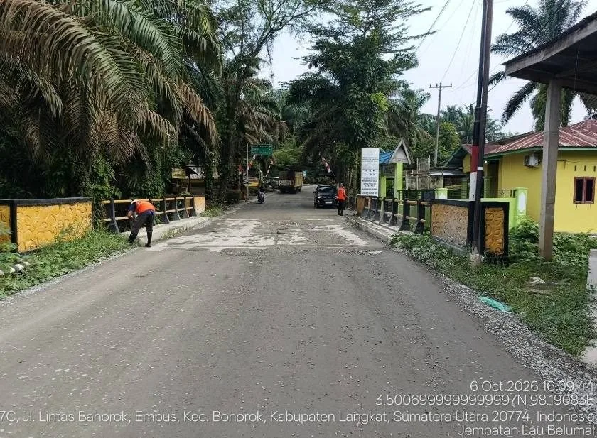 Dari arah akhir ruas (keluar) – LAU BELUMAI